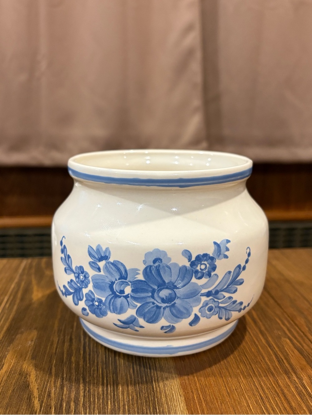 Vintage 1981 FTD ceramic planter cream with blue flower design
